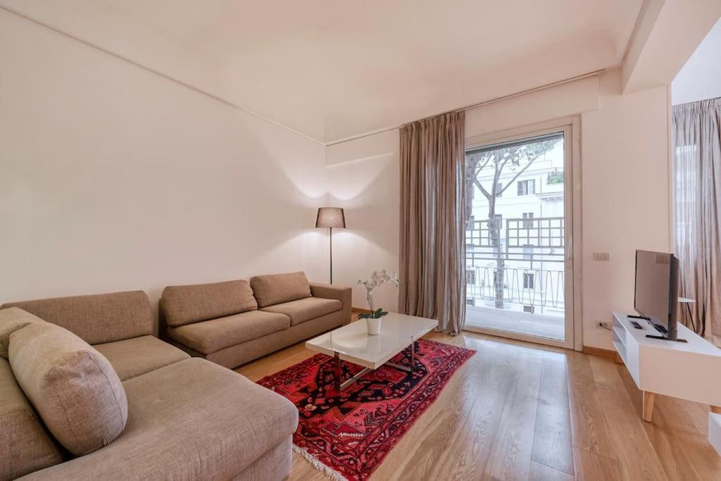 2 - Exclusive 2bedroom & 2bathroom Rom