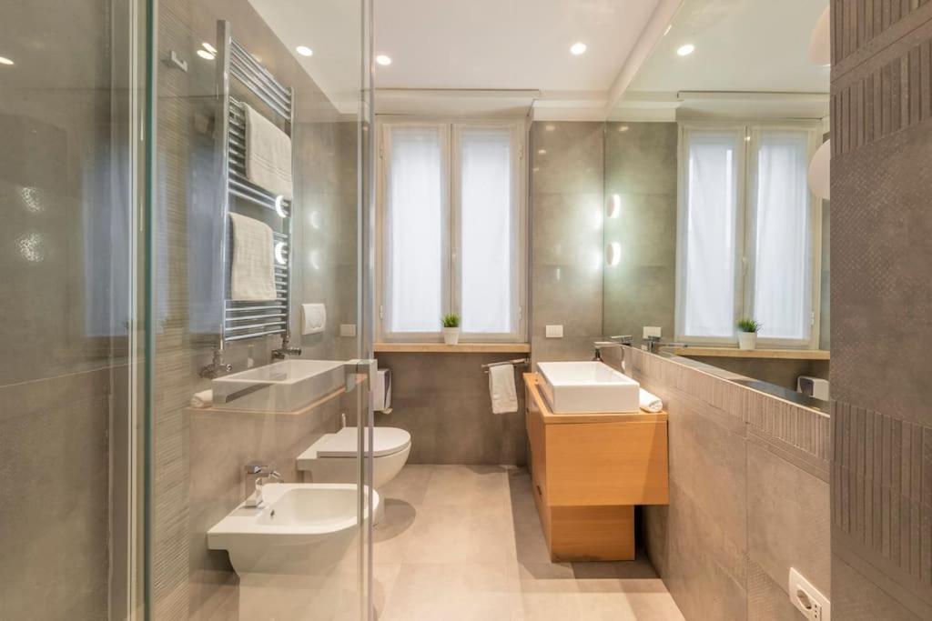 2 - Exclusive 2bedroom & 2bathroom * Rom